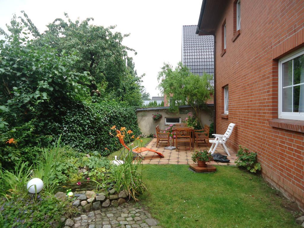 Garni Am Fliederberg Hotel Schwerin  Exterior photo